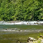 Glamping Avantura- A Natural Getaway By The Kolpa River *