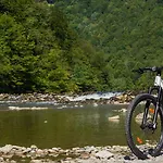 Glamping Avantura- A Natural Getaway By The Kolpa River Kostel