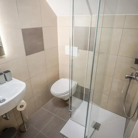 Glamping Avantura- Cabin For Two, Kolpa Valley בקתה Kostel