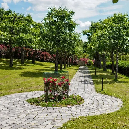 Glamping Avantura- A Natural Getaway By The Kolpa River Kostel