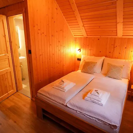 Glamping Avantura- Cabin For Two, Kolpa Valley Alpehytte Kostel