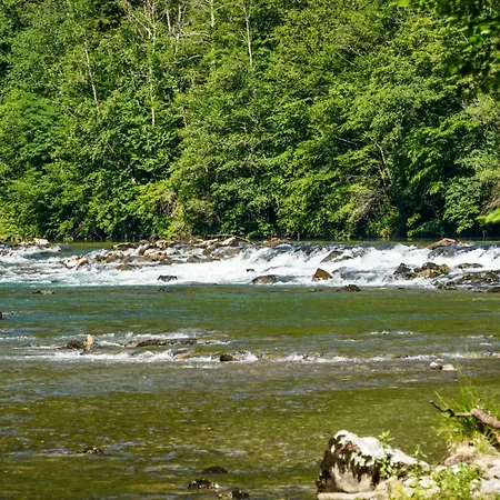 Glamping Avantura- A Natural Getaway By The Kolpa River *