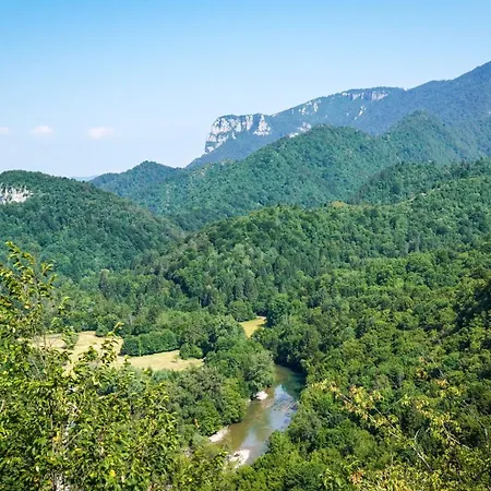 Glamping Avantura- Cabin For Two, Kolpa Valley בקתה *