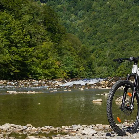 Glamping Avantura- A Natural Getaway By The Kolpa River Kostel