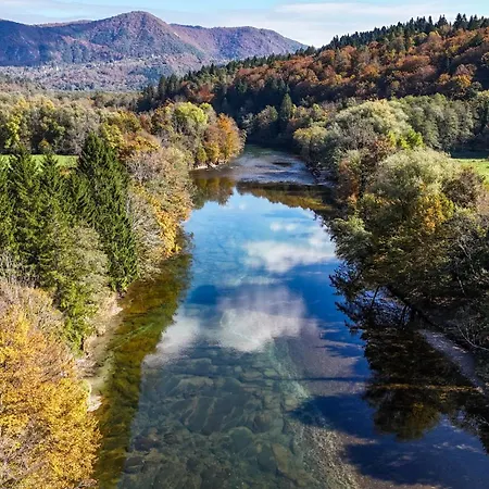 Glamping Avantura- A Natural Getaway By The Kolpa River Kostel
