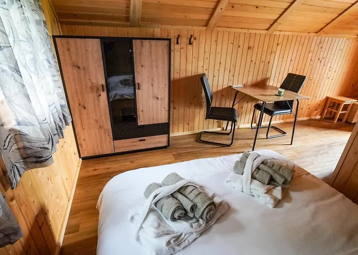 Шале Glamping Avantura- A Natural Getaway By The Kolpa River *