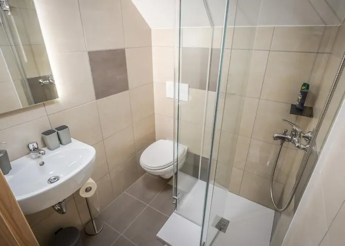 Glamping Avantura- A Natural Getaway By The Kolpa River شاليه Kostel