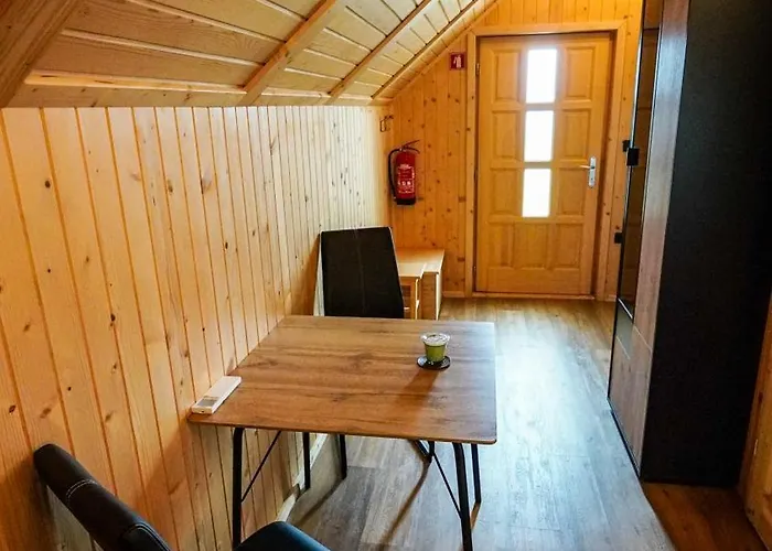 شاليه Glamping Avantura- A Natural Getaway By The Kolpa River *