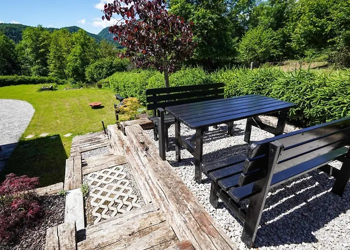 Glamping Avantura- A Natural Getaway By The Kolpa River Kostel