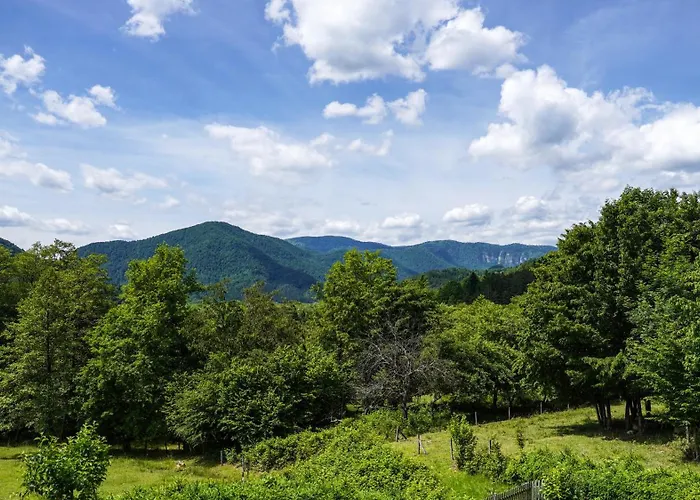 Glamping Avantura- A Natural Getaway By The Kolpa River Шале Kostel