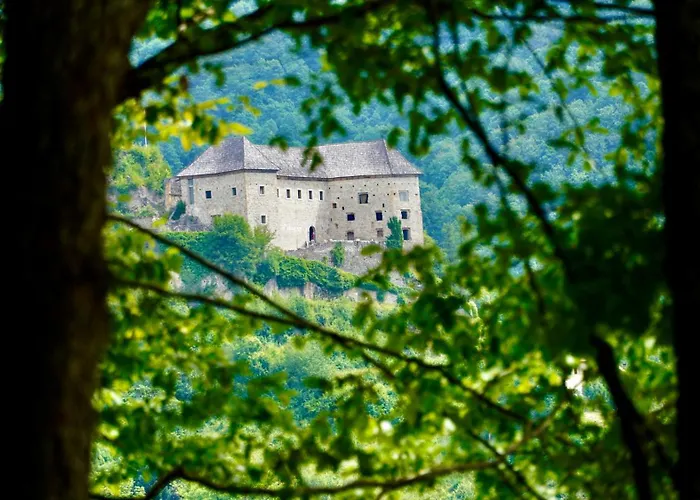 شاليه Glamping Avantura- A Natural Getaway By The Kolpa River Kostel