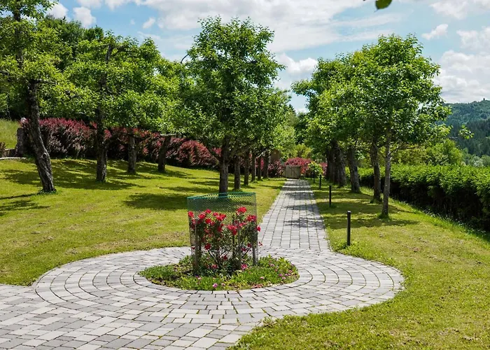 Glamping Avantura- A Natural Getaway By The Kolpa River Kostel