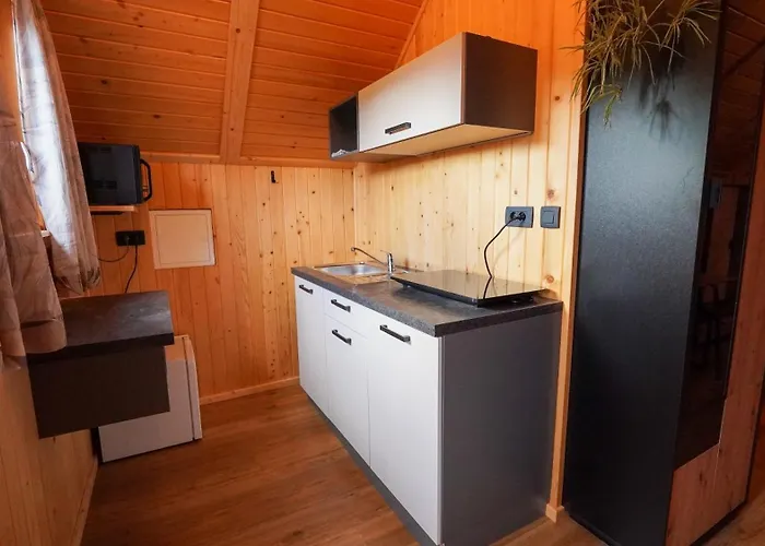 Glamping Avantura- A Natural Getaway By The Kolpa River Kostel