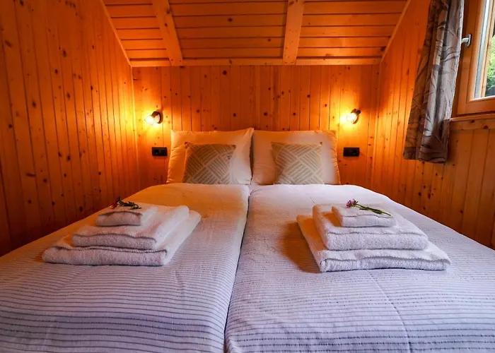 Glamping Avantura- A Natural Getaway By The Kolpa River Шале *