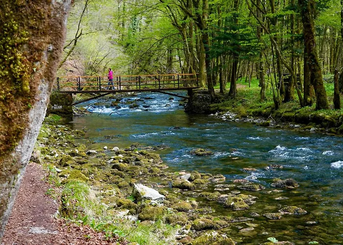 شاليه Glamping Avantura- A Natural Getaway By The Kolpa River