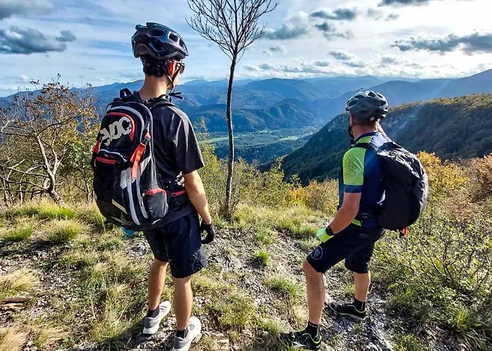 Glamping Avantura- A Natural Getaway By The Kolpa River شاليه