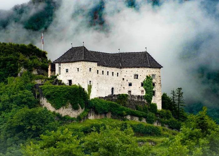 Glamping Avantura- A Natural Getaway By The Kolpa River