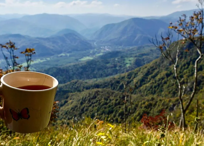 Glamping Avantura- A Natural Getaway By The Kolpa River شاليه Kostel