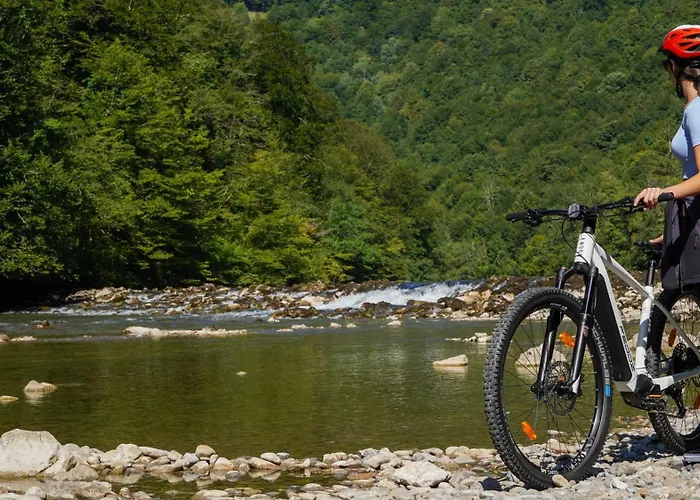 Glamping Avantura- A Natural Getaway By The Kolpa River Kostel