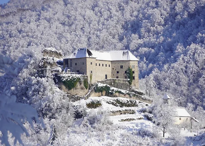 Шале Glamping Avantura- A Natural Getaway By The Kolpa River Kostel