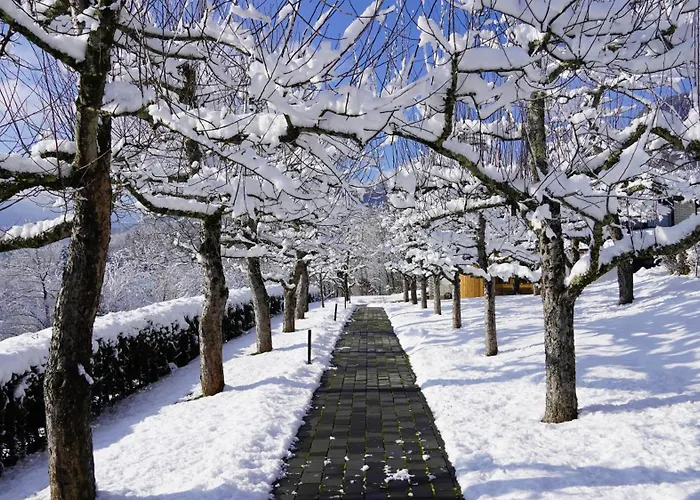 Glamping Avantura- A Natural Getaway By The Kolpa River شاليه