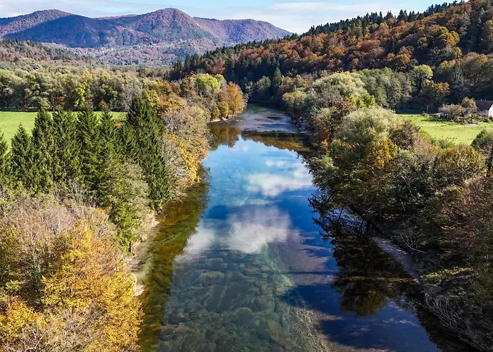 Glamping Avantura- A Natural Getaway By The Kolpa River Kostel