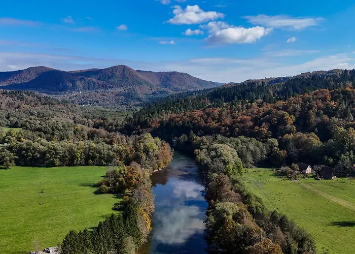 Glamping Avantura- A Natural Getaway By The Kolpa River Шале *