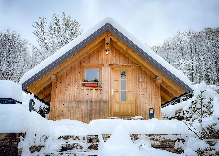 Glamping Avantura- A Natural Getaway By The Kolpa River Kostel